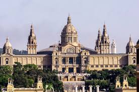 En el banco nacional tenemos soluciones para todos, personas, pymes y corporativo. Spain Barcelona Palau Nacional Stockphoto