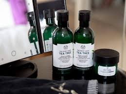 Add 5 drops of tea tree oil to 1/4 cup of plain yogurt (either traditional or greek style) and apply. The Body Shop S Tea Tree Collection For Acne Prone Skin A Little Peculiar