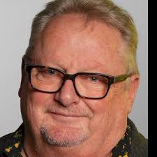 Watch Outrageous Fortune