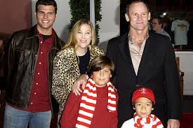 Catherine o'hara won her first career golden globe on sunday night. Meet Matthew Welch Photos Of Bo Welch S Son With Wife Catherine O Hara