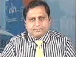 May see some rebound in equities after a sharp correction: Satish Ramanathan 