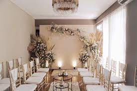 Pilih tema minimalis atau rustic wedding Konsep Pernikahan Sederhana Di Rumah Tanpa Ribet Idewedding