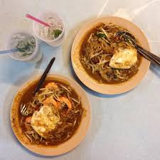 Char kuey teow is a malaysian favourite weather it's for breakfast, lunch or even dinner! Top 10 Malay Style Char Koay Teow And Mee Udang Spots In Penang Penang Foodie