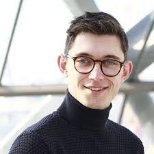 Robin Wahl's Instagram, Twitter & Facebook