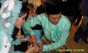 Version dodoikan anak bila mengantuk vs bila tak mengantuk. Selamat Pengantin Baru Buat Elyana Khairul Anuar Mezanna11