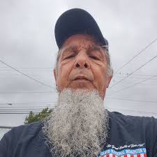 Who is the better bass player, Cliff Burton or Les Claypool?