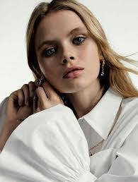 Evie Harris's Instagram, Twitter & Facebook