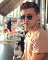 Jannik schümann cresceu no distrito de kirchwerder em hamburgo. Jannik Schumann