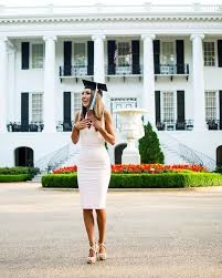 50 Gorgeous College Graduation Outfits Ideas For Women Graduation Outfit College Graduation Outfit Graduation Dress College