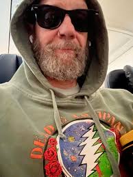 Why did American Airlines flight 3224 return to airport?