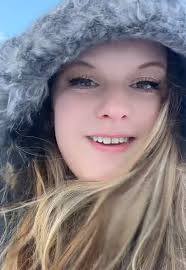 Early gym workout 🏋️‍♀️ #gymtok #girlwholifts #LIVEIncentiveProgram #...