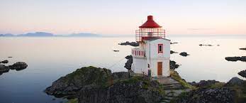 Les gouttes de pluie sur le visage, le bruit des vagues, la vue incroyable. Dormir Dans Un Phare Les Plus Beaux En Europe Ecobnb