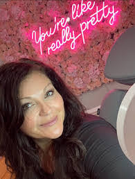 Tiffany Barrows's Instagram, Twitter & Facebook