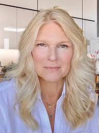 Allison Holloway's Instagram, Twitter & Facebook