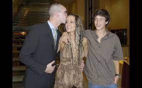 Una dolcissima canzone di rita guerra cantata con paulo martins. Filho De Rita Guerra E Sex Symbol Portugues Tv 7 Dias