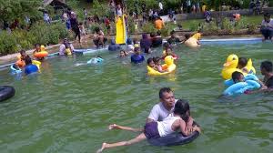 Maybe you would like to learn more about one of these? Jelang Pergantian Tahun Sejumlah Objek Wisata Aceh Diserbu Pengunjung