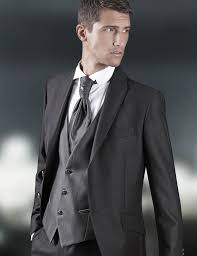 Per un look soave, sofisticato ed elegante, non cercate oltre le tute da uomo. Collezione Rocchini 2015 Rocchini Cerimonia Uomo 2015rocchini Cerimonia Uomo
