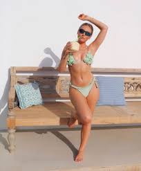 Tyler Brown on X: 10. Perrie Edwards Age: 27 From: Newcastle,  England🏴󠁧󠁢󠁥󠁮󠁧󠁿 Occupation: Singer Hotted member of Little Mix with  the sexiest feettoes. PerrieEdwards celeb celebrity celebrities hot  porn sex nude nudeceleb 