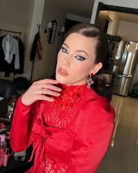 M a k e u p by mee 🫰🏻 para la sesión con mi preciosa S T A N A  @stanacarrillo y @whiteponyphoto (esperen las fotos chidas) 🫶🏻 Pelo  @akireartist_mv Vestuario @erla.mx #