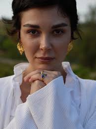 Aklın cinsiyeti yoktur... zihin gücünün cinsiyeti yoktur. Erkeklerin  görevleri ve kadınların görevleri, erkeklerin alanı ve kadınların alanı  hakkındaki fikirler sadece keyfi fikirlerdir." Josephine Donovan