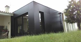 Extension De Maison Contemporain Cube A Toit Plat Par Cubeinlife Extension Maison Extention Maison Maison Ossature Bois