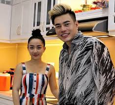 Lê dương bảo lâm được cộng đồng mạng tặng biệt danh là thánh livestream. Le DÆ°Æ¡ng Báº£o Lam Kiáº¿m Tiá»n Cach Nao Ä'á»ƒ Xay Ä'Æ°á»£c Nha 7 Tá»·
