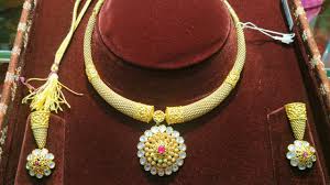 Stylish gold floral necklace from tanishq divyam collections. Tanishq Gold Necklace Lightweight Collection With Weight Youtube