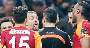 Her halde herkesin 10 yıldır içinde biriktirdiği, her geçen gün artan emre belözoğlu nefretine karşı bir futbolcumuzun verebileceği en güzel ayardı. Melo Dan Ilginc Sevinc Gosterisi Nasil Attirdim Ama