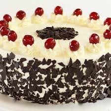 Raffaello Torte Mit Pfirsich Fluffiger Biskuit Trifft Sahne Kokos Creme Und Saftige Fruchte Rezept Und Video Sugarpr Lebensmittel Essen Sahnetorte Rezepte