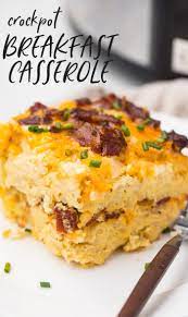 Add sausage, onions and garlic on top of hash browns. Crockpot Breakfast Casserole 40 Aprons