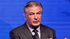 Knapp vier monate nach dem tod der kamerafrau halyna hutchins am set des films rust verklagt ihre familie alec baldwin. Rust Police Obtain Search Warrant For Alec Baldwin S Phone Bbc News