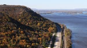 Latsch state park offers incredible views of the river valley below. Color Me Sad Minnesota S Leaf Peeping Season Is Basically Over Mpr News