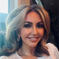 Larissa Perry's Instagram, Twitter & Facebook