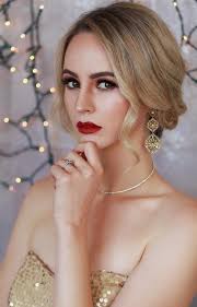 Beautifully stunning headshots of Amanda Pedroza