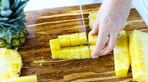 What is the best way to cut a pineapple? How To Cut A Pineapple How To Cut A Pineapple Into Cubes