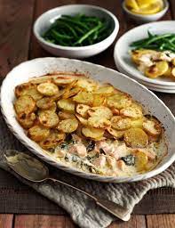 Salmon Spinach And Creme Fraiche Bake Recipe Recipes Cooking Healthy Recipes
