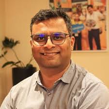 Half a decade ago I started at Salesforce as a graduate Solution Engineer  in our Dublin office 🇮🇪 and I'm immensely grateful for all the  opportunities that I was offered after. |