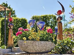 Großes erdmännchen mutter mit kind. Gartendekorationen Joska Bodenmais