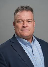 Shawn Moeller's Instagram, Twitter & Facebook