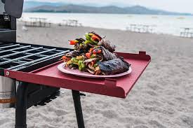 A removable grilling attachment allows you to switch out cooking accessories to meet your needs. Camp Chef Big Gas Grill 3 Amazon De Sport Freizeit