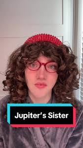 Linda Benda's Instagram, Twitter & Facebook