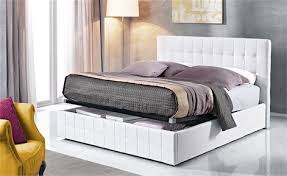 Per quanto riguarda il letto matrimoniale a scomparsa mondo convenienza non ha in catalogo sistemi 'da adulti', ma chi ricerca invece un letto matrimoniale a scomparsa più funzionale alla zona giorno può orientarsi a ulisse dinner di clei. Letto City 2 Mondo Convenienza Mobili Arredamento Camera Da Letto