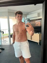 Aussieboyj (50% off OF) on X: 