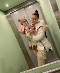 „minulej rok jsem tu seděla s ruminkou v bříšku, teď tu sedím znovu a už je z ní skvělá. Monika Bagarova Priznala Poriadne Trapenie Uff Silne