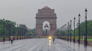 Delhi rain: City records minimum temperature of 24.6°C, thunderstorms likely