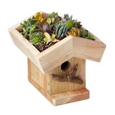 Yemyesil Bahcenize Ya Da Terasiniza Koyacaginiz Kus Evleri Sayesinde Hem Bahce Dekorasyonunuzu Tamamlayin Hem De Kus Civ Bird House Kits Bird House Bird Houses
