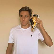 Enrico chiesa является отцом federico chiesa (ювентус). Federico Chiesa Facebook