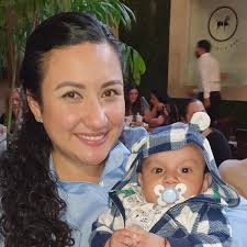 Vianey Espinoza Salazar radiante en su cumpleaños