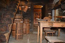 The galley is the compartment of a ship, train, or aircraft where food is cooked and prepared. Datei Walserhaus Interior Kitchen Jpeg Wikipedia