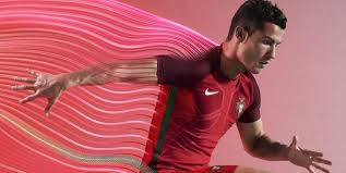 Site de vente de maillot equipe de portugal foot 16 17 moins cher. Le Nouveau Maillot Du Portugal Pour L Euro 2016 A Ete Devoile L Equipe